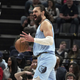 Memphis Grizzlies do konca sezone brez Adamsa