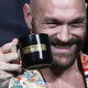 Tyson Fury z novim videzom presenetil oboževalce (FOTO)