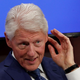 Billa Clintona sprejeli v bolnišnico
