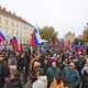 (FOTO) Na protestu stranke Glas upokojencev v Mariboru: Pokojnine bi morale biti višje za 80 odstotkov!