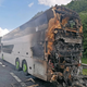 (FOTO) Najprej v plamenih avtobus, nato še avto