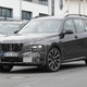 Kmalu z deljenimi lučmi - BMW X7