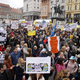 Dostojanstvo učiteljev in čistilk nima enake cene