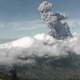 Indonezijski ognjenik Merapi znova bruha