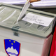 Našli dve ponarejeni glasovnici, na enem volišču ena glasovnica odveč