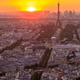 Grozljivo: Slovenec visel z najvišjega nadstropja hotela v Parizu