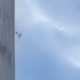 Letalo trčilo v najvišjo stolpnico v Pekingu